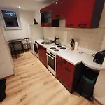 Monteurzimmer / Apartment Im Souterrain Berlin Neukoelln
