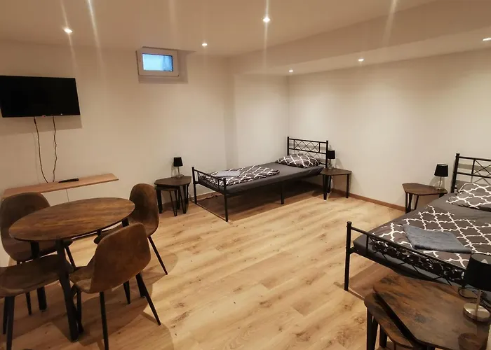 Monteurzimmer / Apartment Im Souterrain Berlin Neukoelln